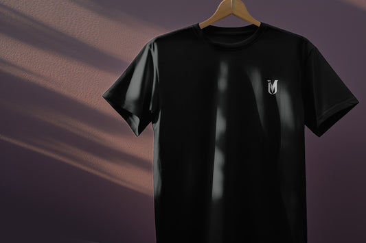 T-shirt with the initiuum logo